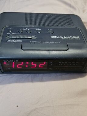 Vintage Sony Dream Machine Digital Clock Radio Clock Radio - Alarm Sleep Snooze